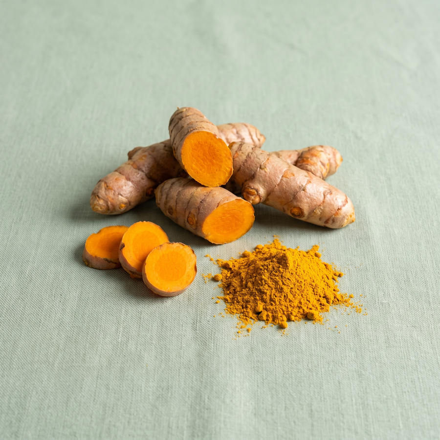 Turmeric root and turmeric powder